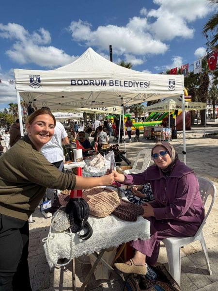 Cumhuriyet ve Kadın Emeği Şenliğinde stant çalışması yapıldı