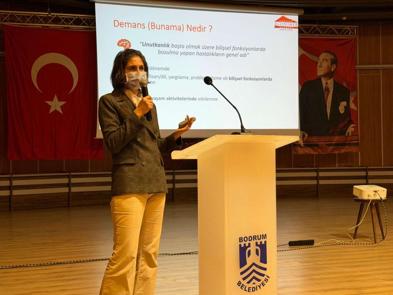 “İnme ve Damar Hastalıklarına Bağlı Bilişsel Etkilenmeden Korunma” semineri verildi