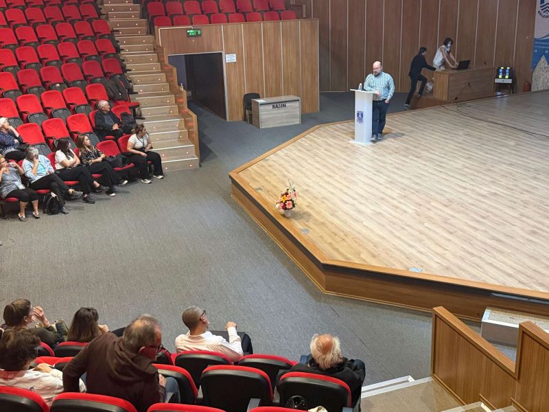 “İnme ve Damar Hastalıklarına Bağlı Bilişsel Etkilenmeden Korunma” semineri verildi