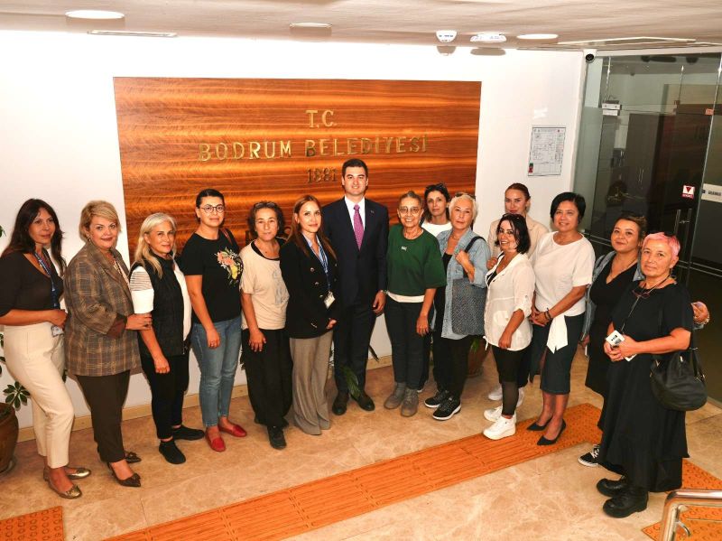 Kadın Mahalle Meclisi Sözcüleri Başkanımız Tamer Mandalinci ile bir araya geldi