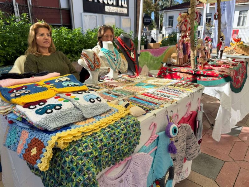 Üreten Kadınlar Yılbaşı Kermesi düzenlendi