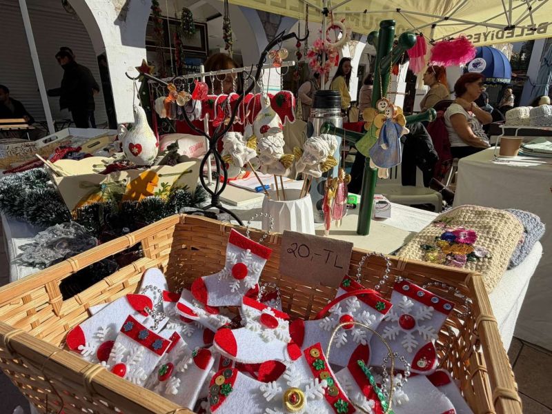 Üreten Kadınlar Yılbaşı Kermesi düzenlendi