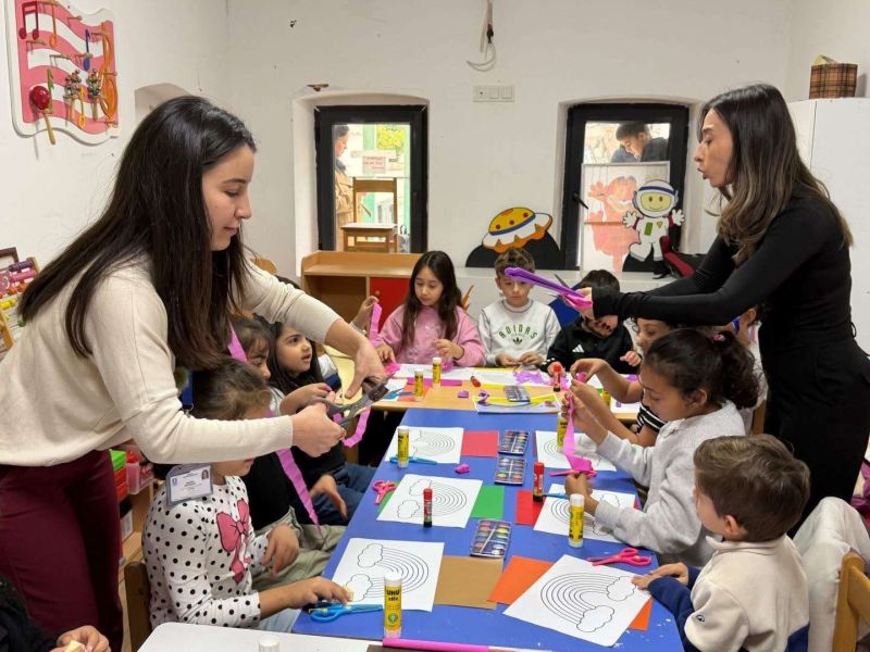 Yarı Yıl Tatilinde Çocuklara Peksimet'te Gökkuşağı Sanat Atölyesi düzenlendi
