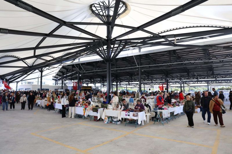 8 Mart Dünya Kadınlar Günü'nde Yalıkavak'ta stant çalışması