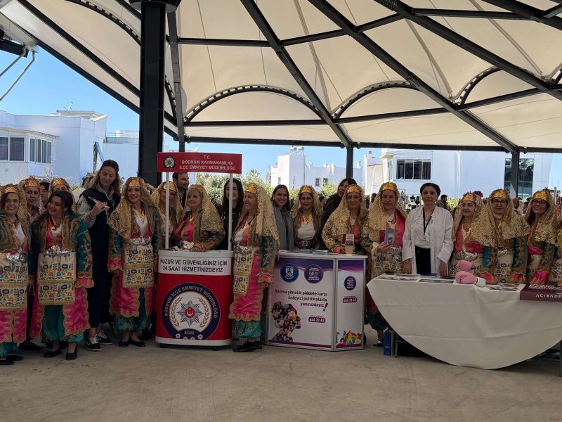 8 Mart Dünya Kadınlar Günü'nde Yalıkavak'ta stant çalışması