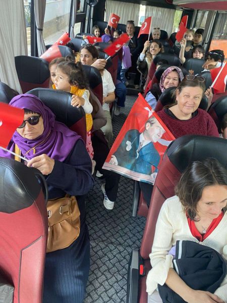 Dirmilli Çocuklar, 23 Nisan Çocuk Şenliğine Katıldı