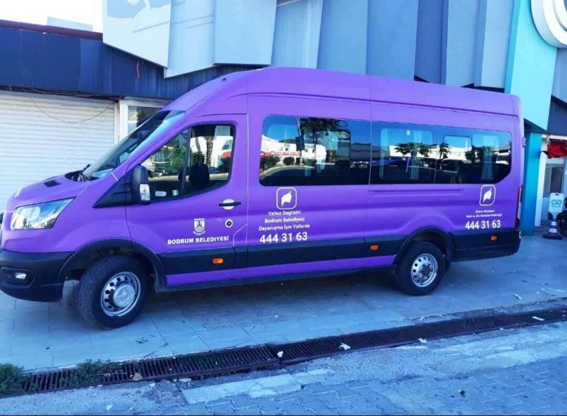 ''Mor Otobüs'' Kadın Dayanışması İçin Hizmet Vermeye Başladı