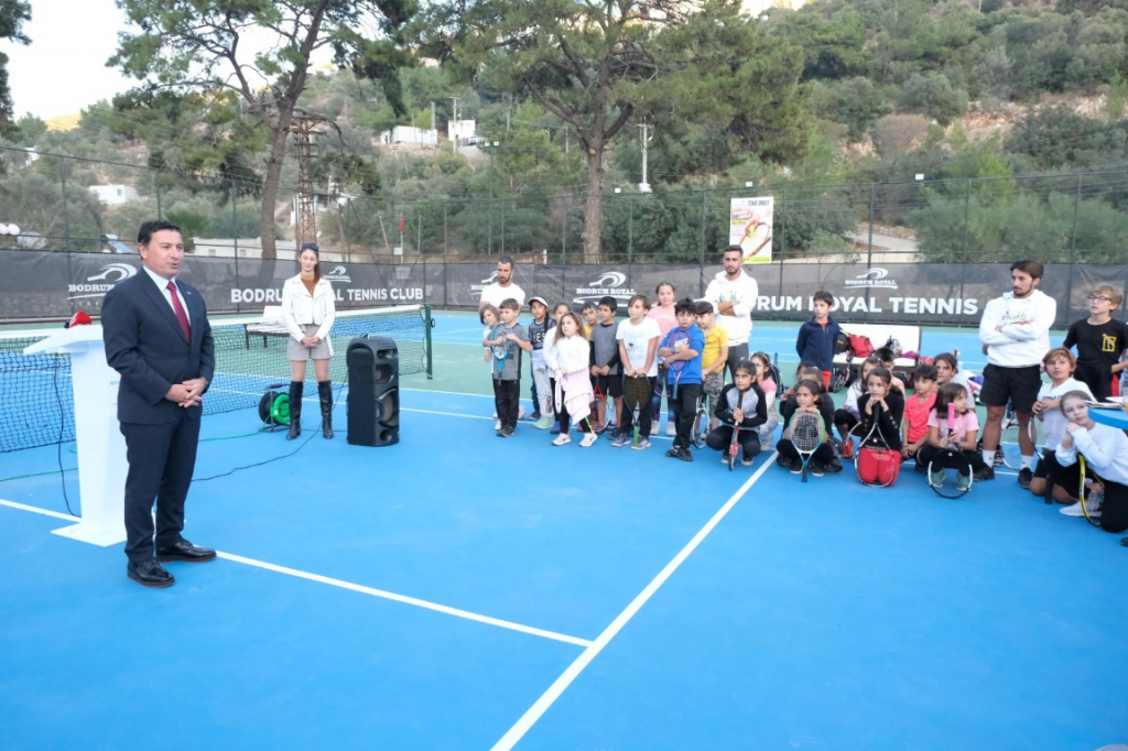 WE ARE PROVIDING FREE TENNIS COURSES FOR CHILDREN