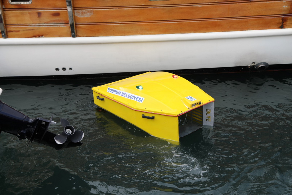 UNMANNED SEA SURFACE-CLEANING DEVICES ARE ON SERVICE