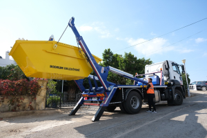 WASTE CONTAINERS GOT INVOLVED IN CLEANING SERVICES