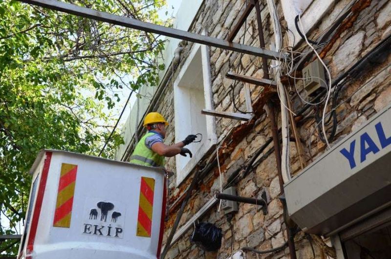 EXTERNAL FACADE MATERIAL REMOVAL IN THE FOOD BAZAAR (GIDA ÇARŞISI) PROJECT