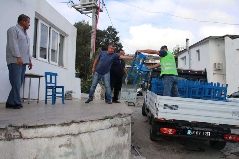 DISTRIBUTION OF PERIWINKLE BLUE WOODEN CHAIRS TO LOCAL CAFES ACROSS BODRUM