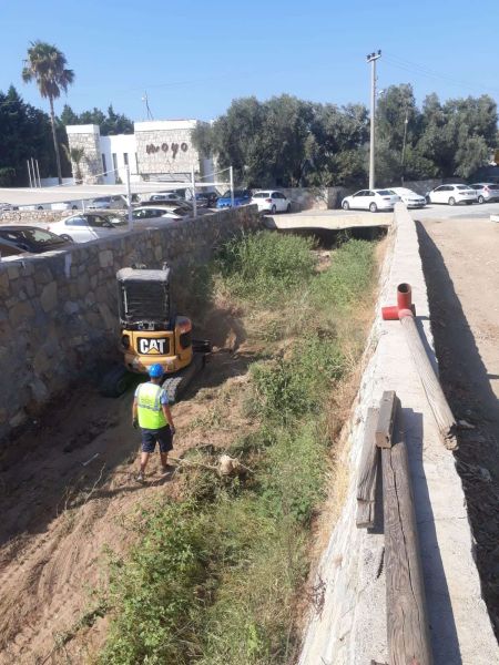 CLEANING OF STREAMS, CHANNELS & GRATES