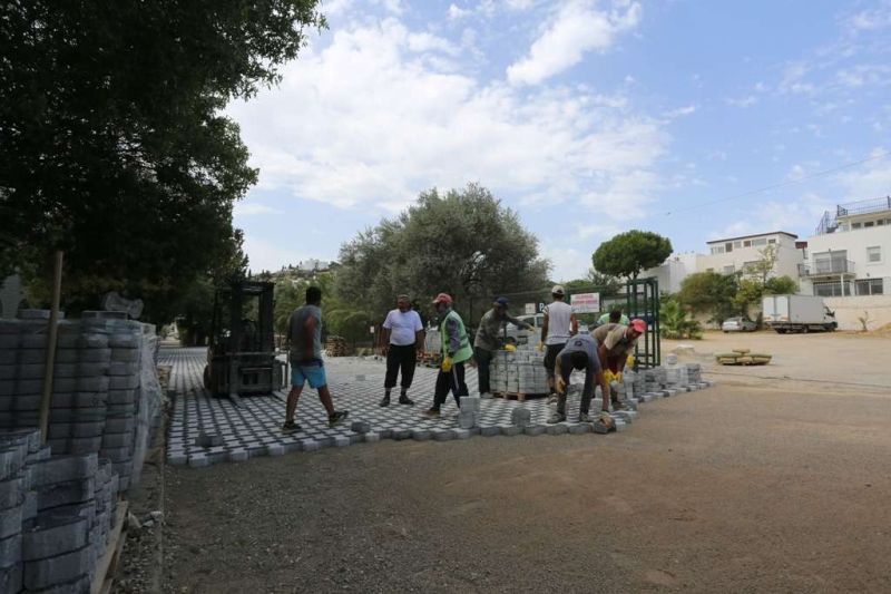 ROAD WORKS IN MANY AREAS OF THE PENINSULA