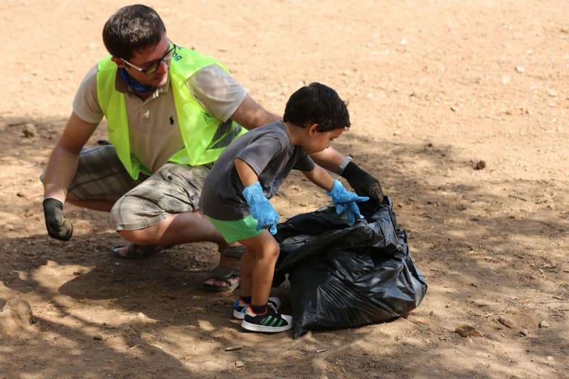 CLEAN-UP IN CENNET COVE ON WORLD CLEANUP DAY