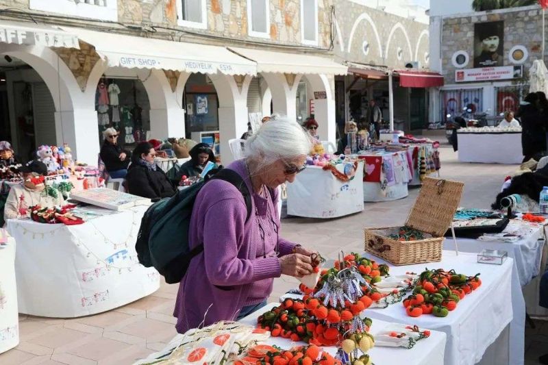 YAKAKÖY DISABLED LOVE ART WORKSHOP NEW YEAR BAZAAR ORGANIZED